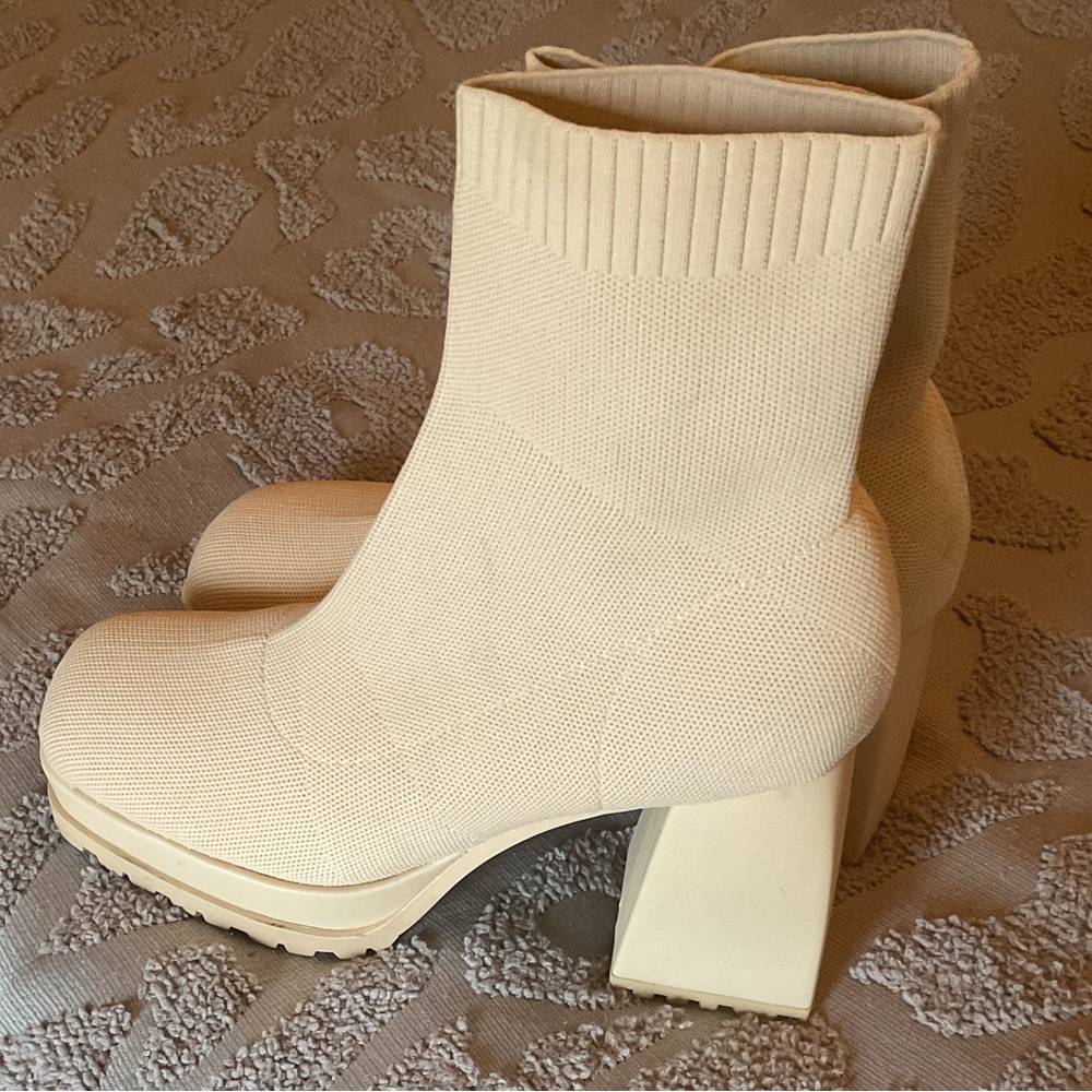 Platform Stretch Boots